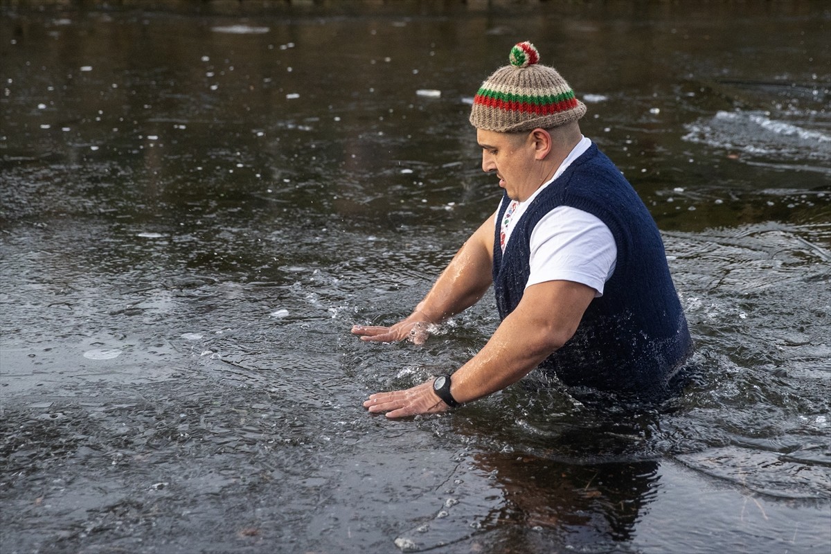 Bulgaristan’ın güneydoğusundaki Kalofer kentinde Hristiyan Ortodoks inancına göre Hz. İsa’nın...