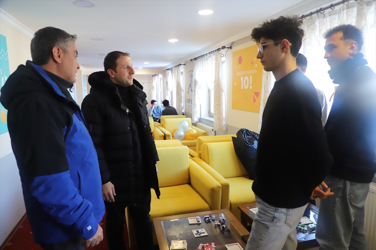 Bursa'da eğitim gören üniversite öğrencileri Gençlik ve Spor İl Müdürlüğü bünyesindeki Uludağ...