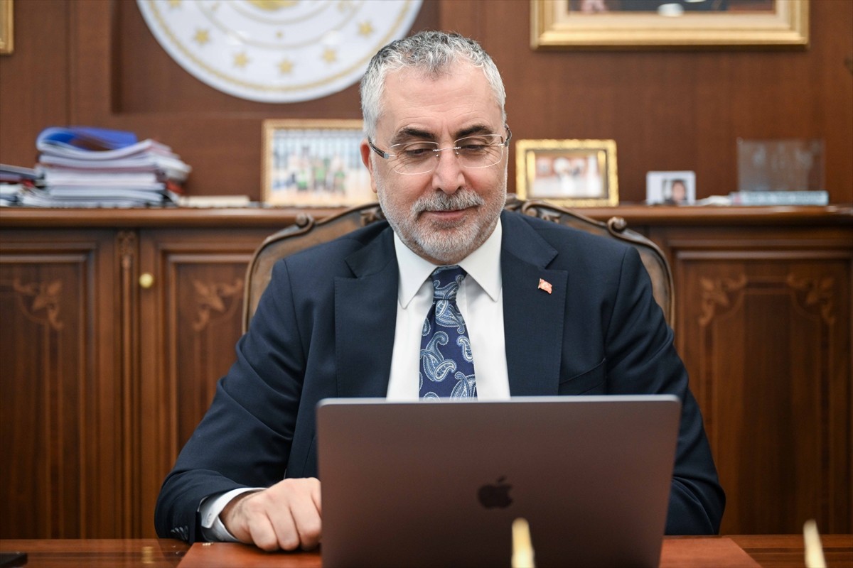 Çalışma ve Sosyal Güvenlik Bakanı Vedat Işıkhan, Anadolu Ajansının (AA) gözünden 2024'e damga...