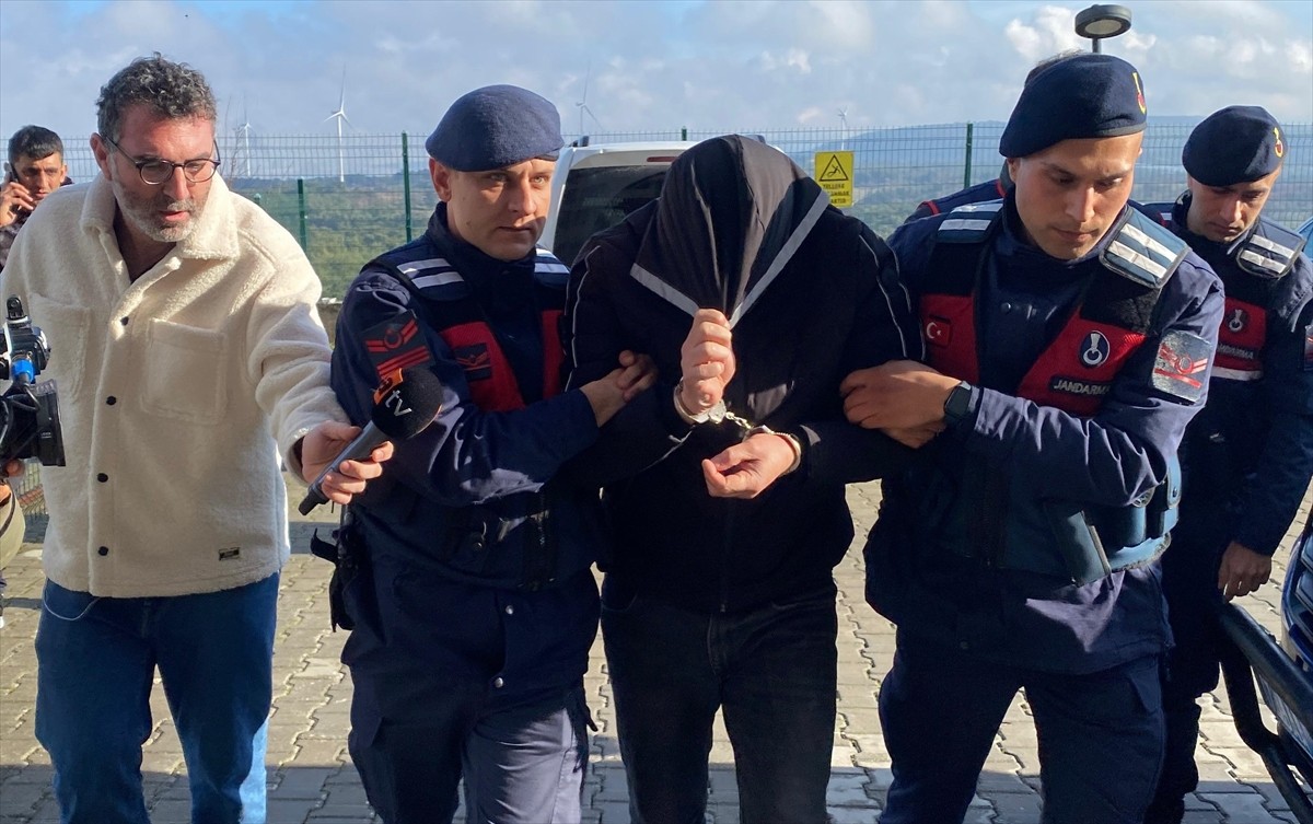 Çanakkale'nin Ayvacık ilçesinde 19 yıl önce işlenen cinayetin azmettiricisi olduğu iddiasıyla...