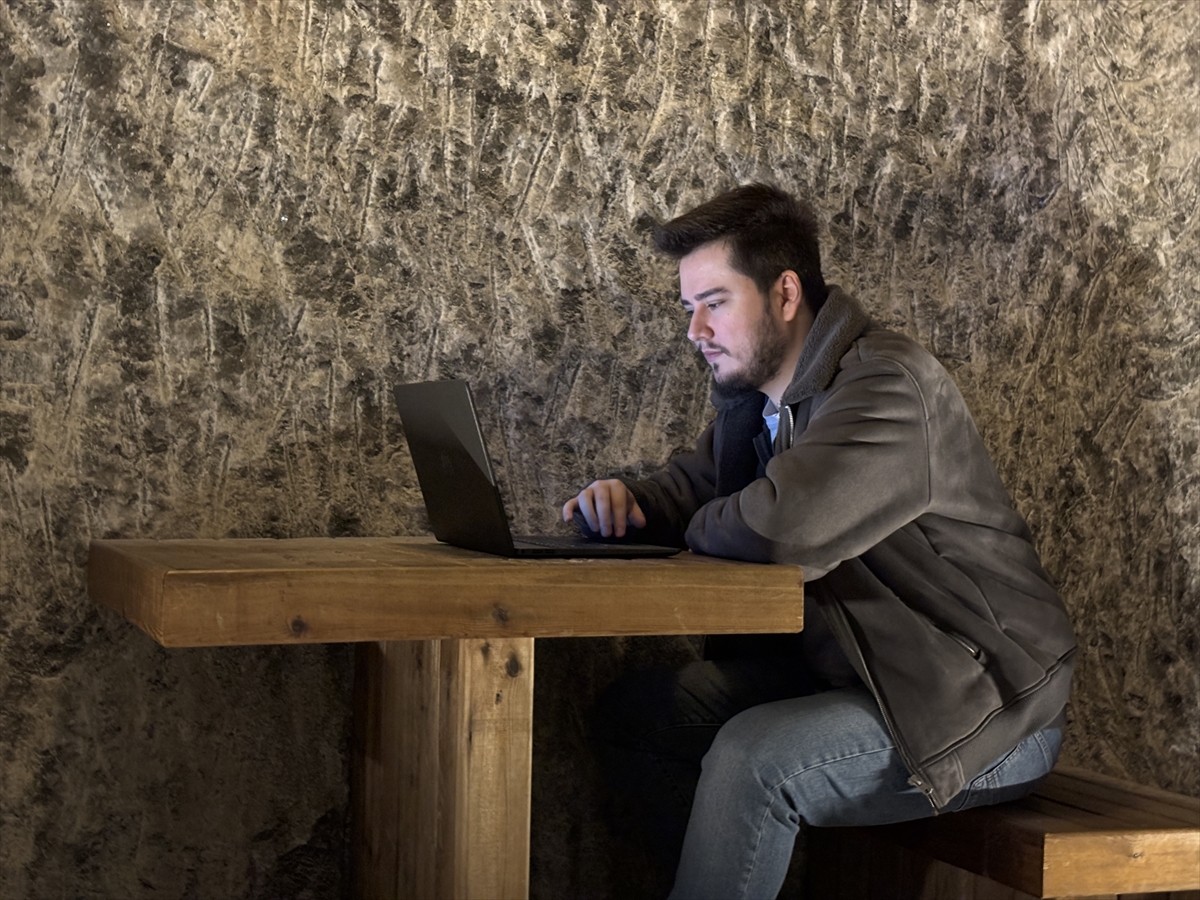 Çankırı'da vatandaşlar yerin 150 metre altında Anadolu Ajansının (AA) 2024'e damga vuran olaylara...