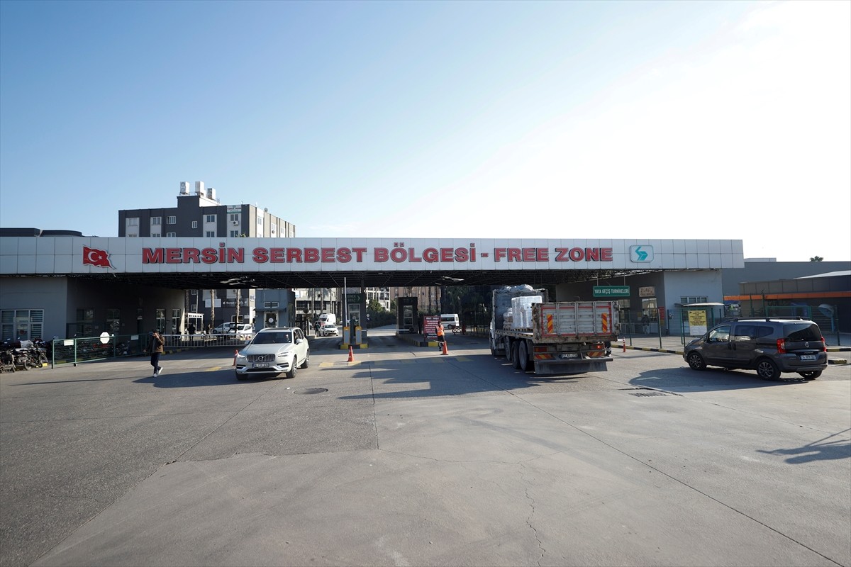 Çeşitli sektörlerden 53'ü yabancı 324 firmaya ev sahipliği yapan Mersin Serbest Bölgesi, 2023'te...