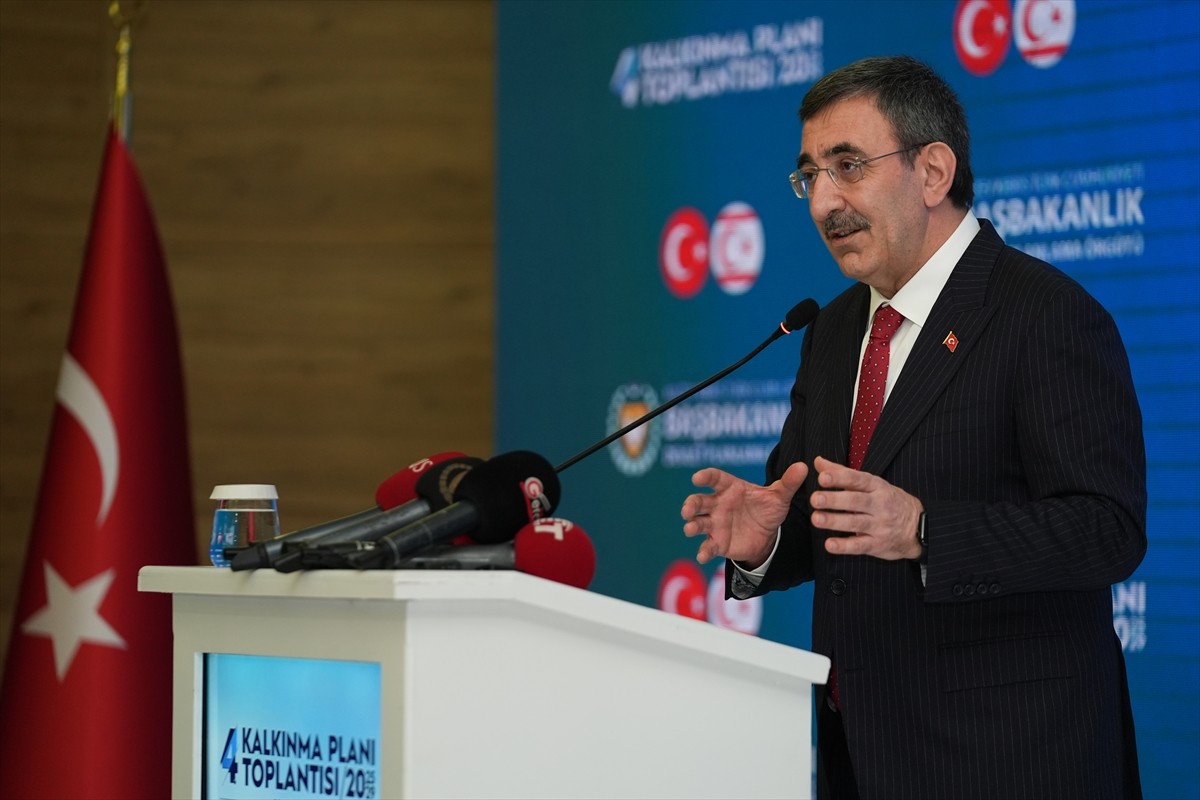 Cumhurbaşkanı Yardımcısı Cevdet Yılmaz, Lefkoşa'da bir otelde düzenlenen Kalkınma Planı Lansmanı...