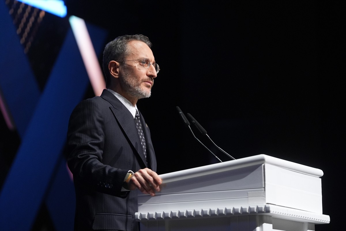 Cumhurbaşkanlığı İletişim Başkanı Fahrettin Altun, dünyaca ünlü piyanist ve bestekar Fahir...