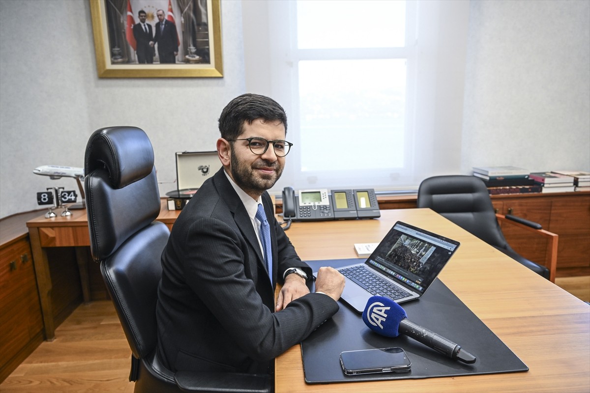 Cumhurbaşkanlığı Yatırım Ofisi Başkanı Burak Dağlıoğlu, Anadolu Ajansının (AA) gözünden 2024'e...