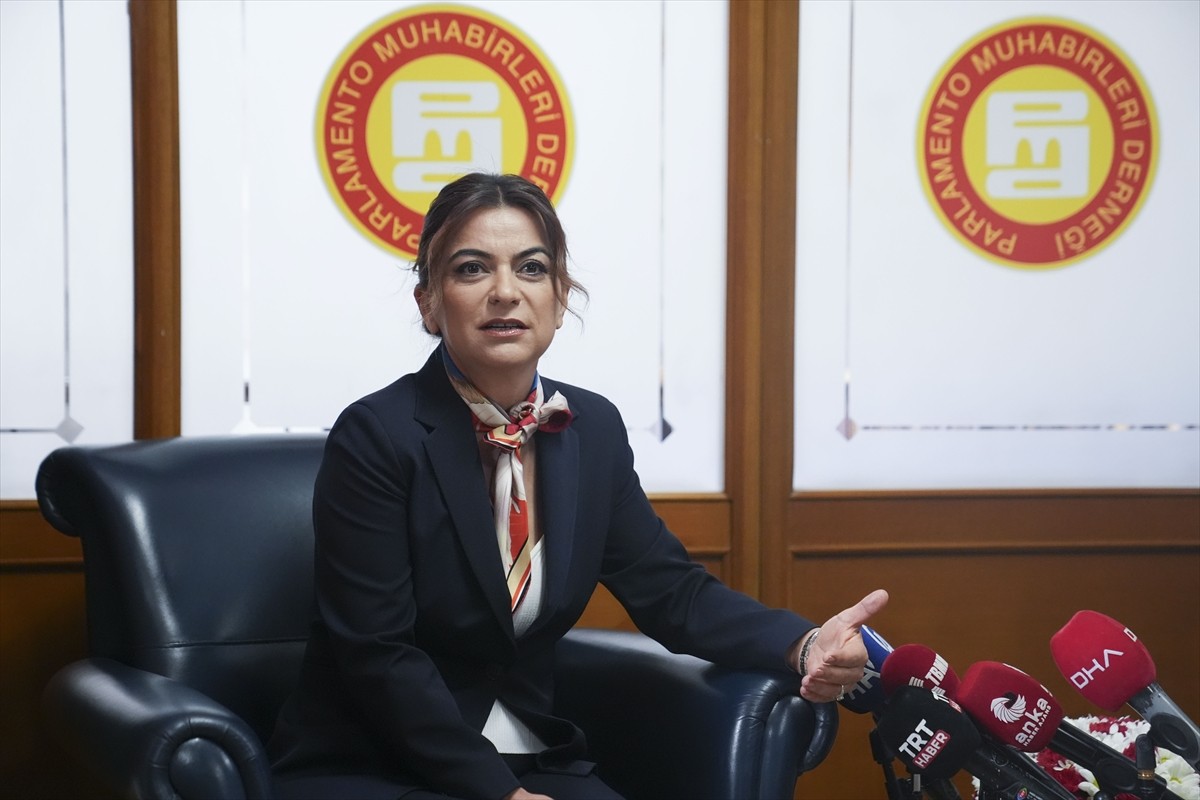 DEM Parti Grup Başkanvekili Gülüstan Kılıç Koçyiğit, 10 Ocak Çalışan Gazeteciler Günü dolayısıyla...