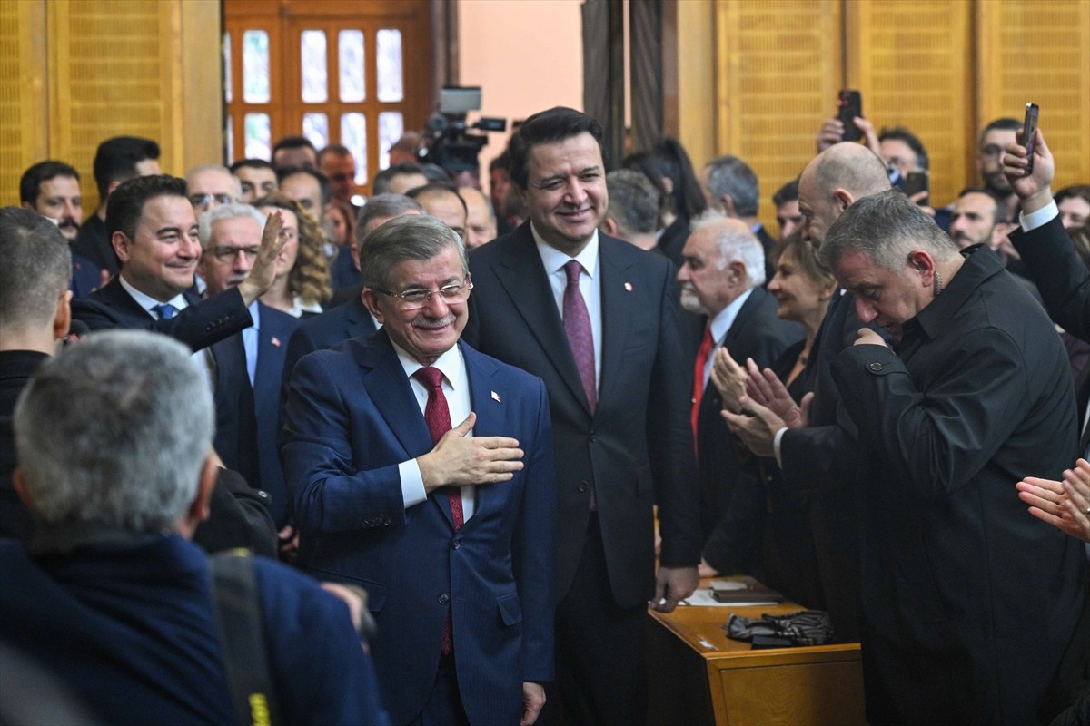 DEVA Partisi Genel Başkanı Ali Babacan, Gelecek Partisi Genel Başkanı Ahmet Davutoğlu, Saadet...