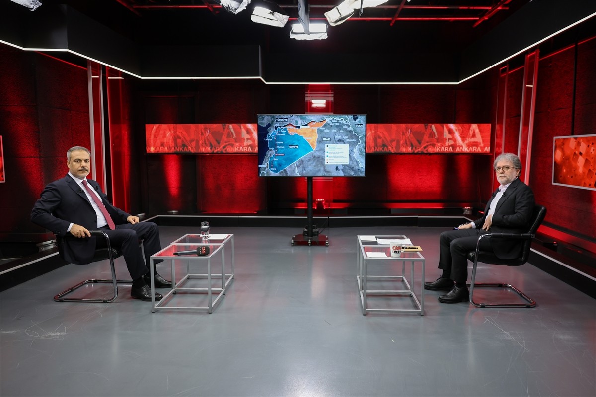 Dışişleri Bakanı Hakan Fidan, CNN Türk canlı yayınında gündeme ilişkin soruları...