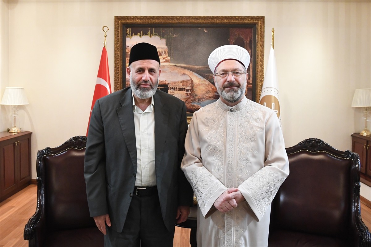 Diyanet İşleri Başkanı Ali Erbaş, Filistinli Alimler Birliği Başkanı Nevaf Tekruri ve heyetiyle...