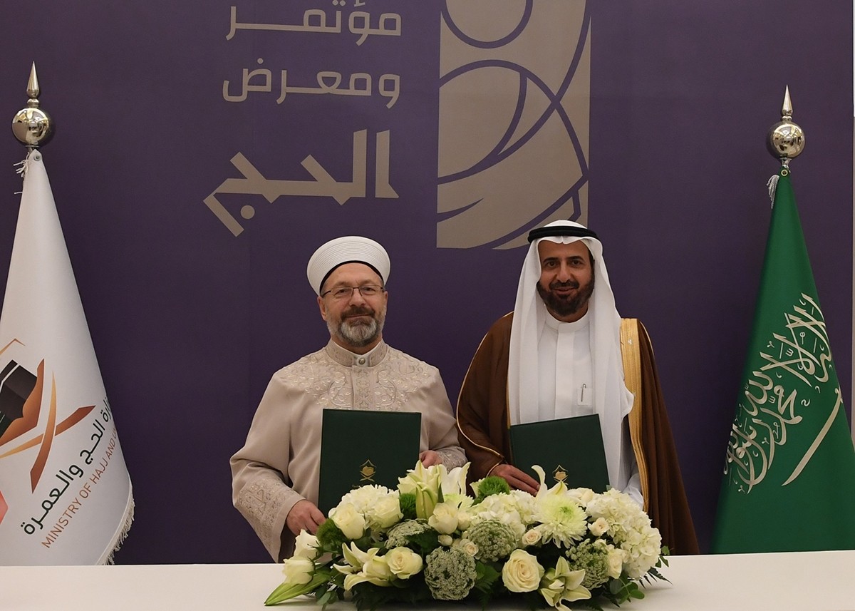 Diyanet İşleri Başkanı Ali Erbaş, Suudi Arabistan Hac ve Umre Bakanı Tevfik er-Rabia ile 2025 yılı...