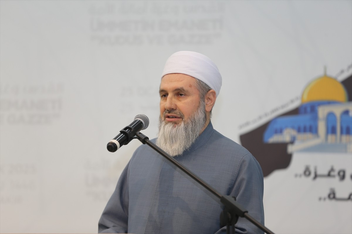 Diyarbakır'da Alimler ve Medreseler Birliğince, Merkez Yenişehir ilçesindeki dernek binasında...