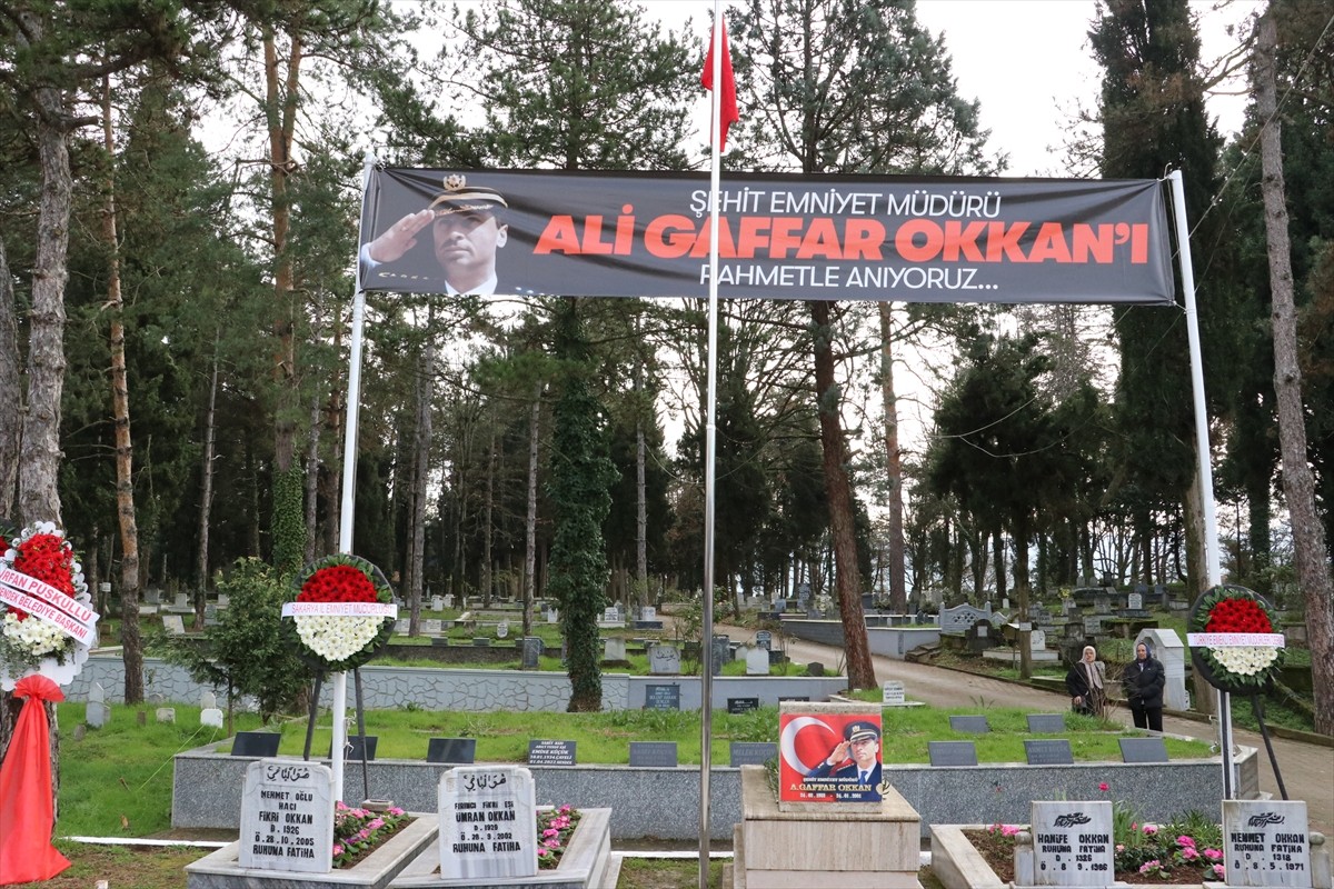 Diyarbakır'da uğradıkları saldırıda beraberindeki 5 silah arkadaşıyla şehit olan Emniyet Müdürü...