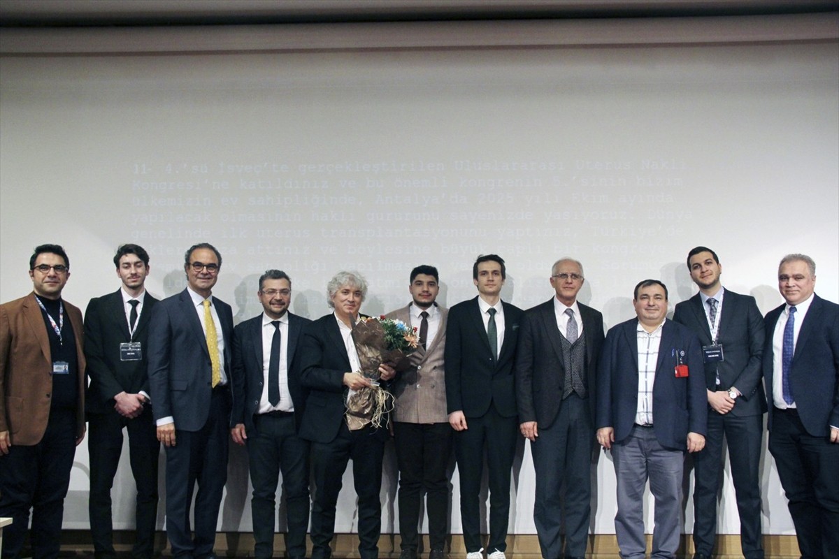 Dünyanın ilk rahim nakli, Türkiye'de ilk yüz ve çift kol nakillerini gerçekleştiren Prof. Dr. Ömer...