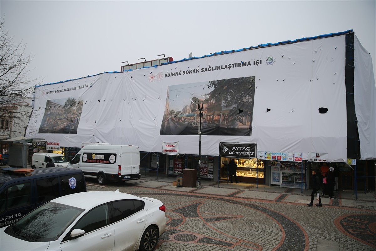Edirne'de, kent merkezindeki tarihi dokuyu korumak amacıyla başlatılan sokak sağlıklaştırma...