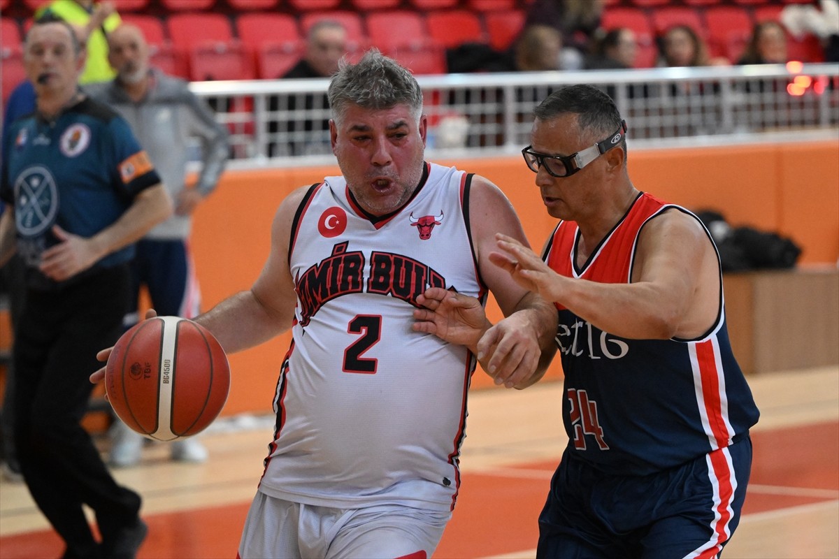 Edirne Uluslararası Veteran Basketbol Turnuvası başladı. Turnuvanın açılış maçında Vet-16 ile...