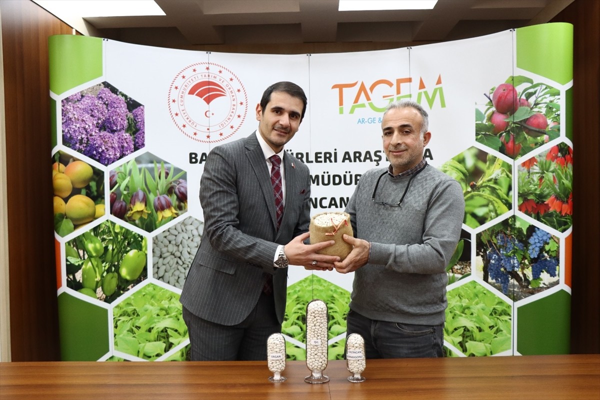 Erzincan Bahçe Kültürleri Araştırma Enstitüsü Müdürlüğü tarafından geliştirilen, iki adet kuru...