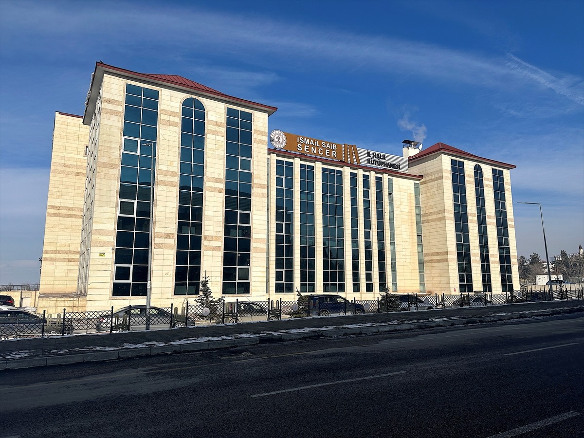 Erzurum'da 5 yıldır hizmet veren ve ülkenin sayılı halk kütüphaneleri arasında gösterilen İsmail...