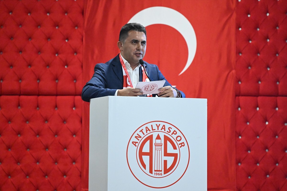 Eski adı "Antalyaspor Kulübü Derneği" olan Antalyaspor Kulübü'nün olağanüstü genel kurulunda...