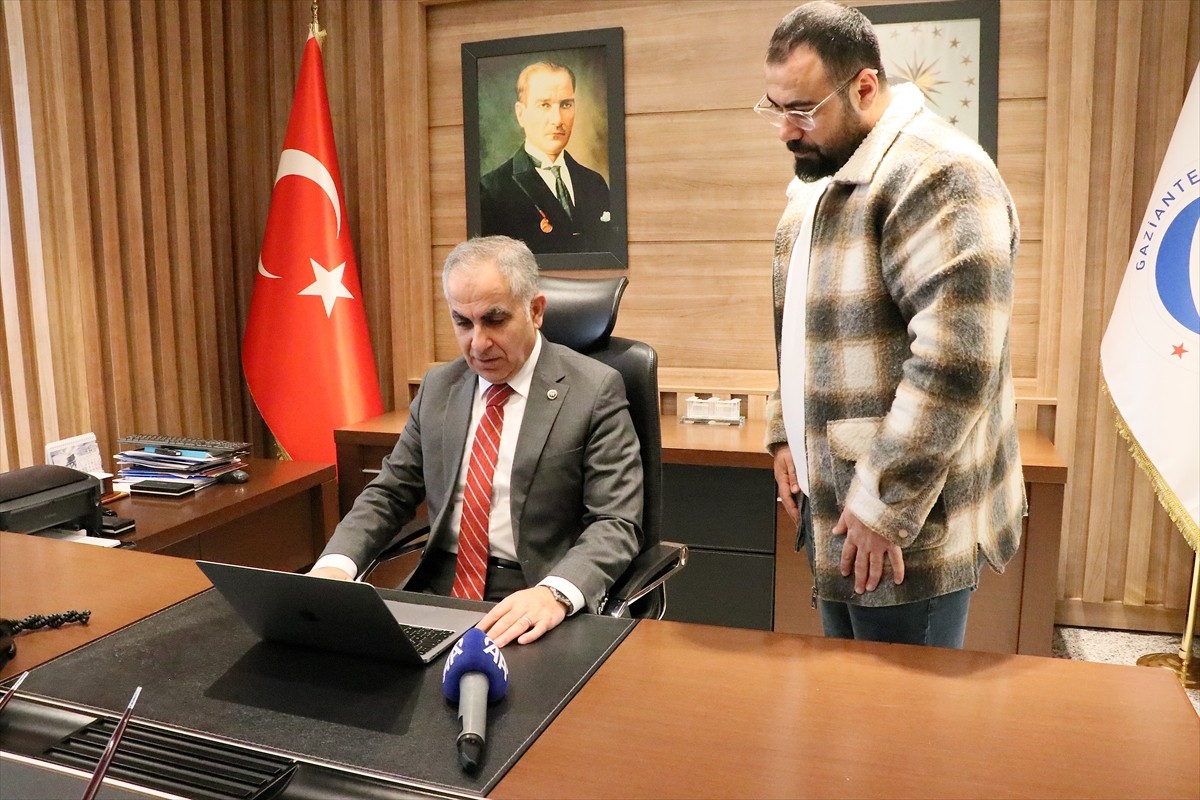  Gaziantep Üniversitesi (GAÜN) Rektörü Prof. Dr. Sait Mesut Doğan, Anadolu Ajansının (AA) gözünden...