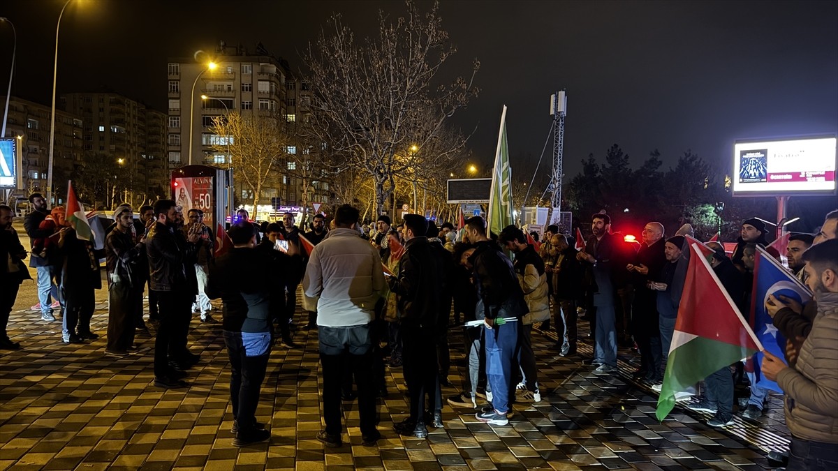 Gazze’de ateşkesin sağlanmasının ardından Kahramanmaraş'ta vatandaşlar, davul ve zurna ile kutlama...
