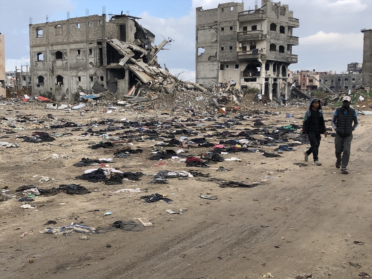 Gazze Şeridi’nin kuzeyinde yer alan Meşru Beyt Lahiya bölgesinde İsrail'in alıkoyduğu ve zorla...