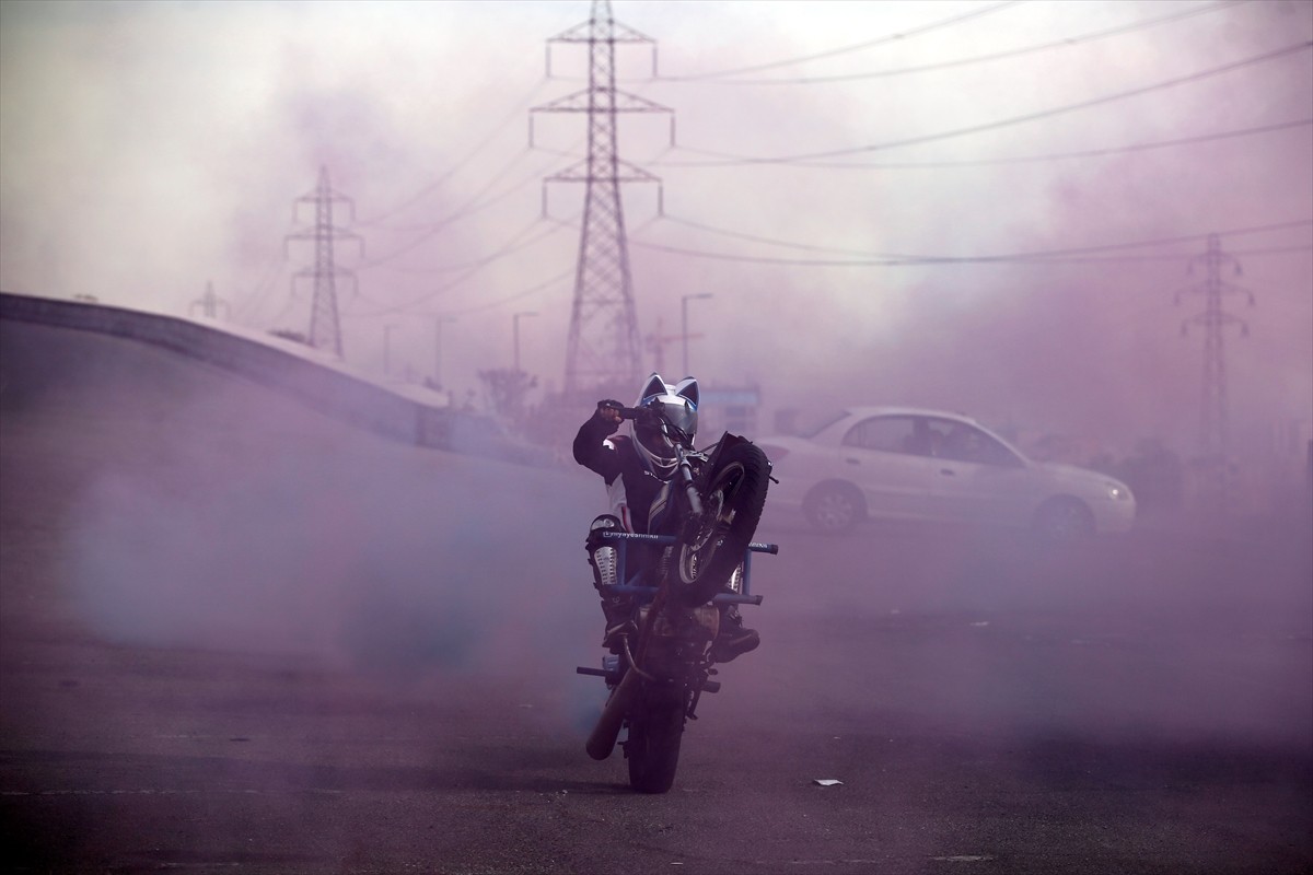 Geleneksel olarak erkeklerin egemen olduğu dublörlük dünyasında, İran sinema ve dizilerinin...