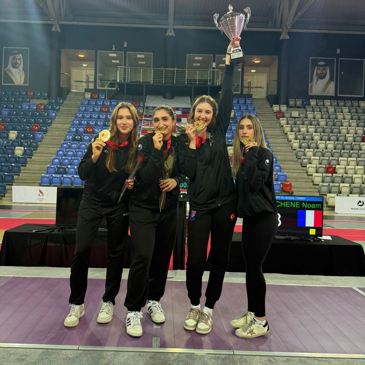 Genç Kadın Epe Milli Takımı, Bahreyn'de düzenlenen Gençler Epe Dünya Kupası'nda altın madalya elde...