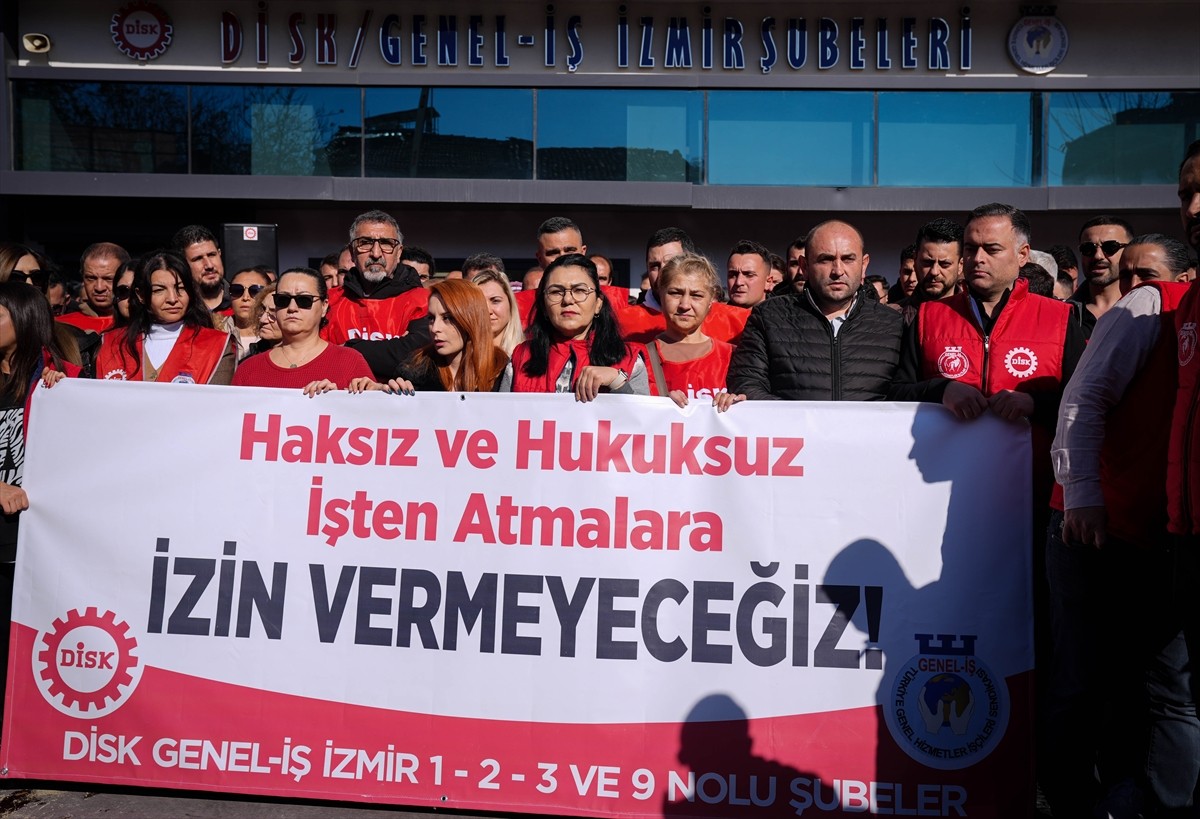 Genel-İş Sendikası İzmir şubeleri, İzmir Büyükşehir Belediyesinde ücretsiz izne çıkarılan 158...