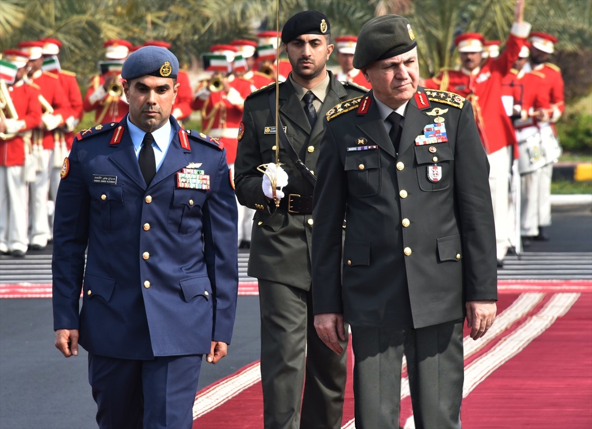 Genelkurmay Başkanı Orgeneral Metin Gürak, resmi ziyaret kapsamında bulunduğu Kuveyt'te...