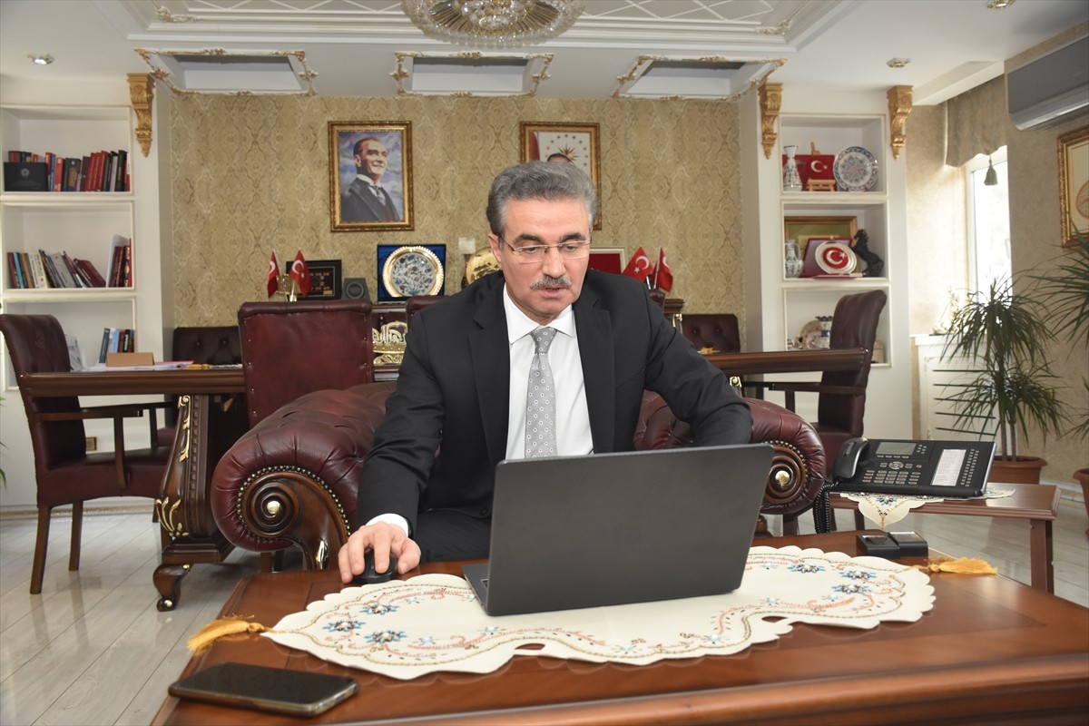  Gümüşhane Valisi Aydın Baruş, Anadolu Ajansının (AA) gözünden 2024'e damga vuran olaylara ve...