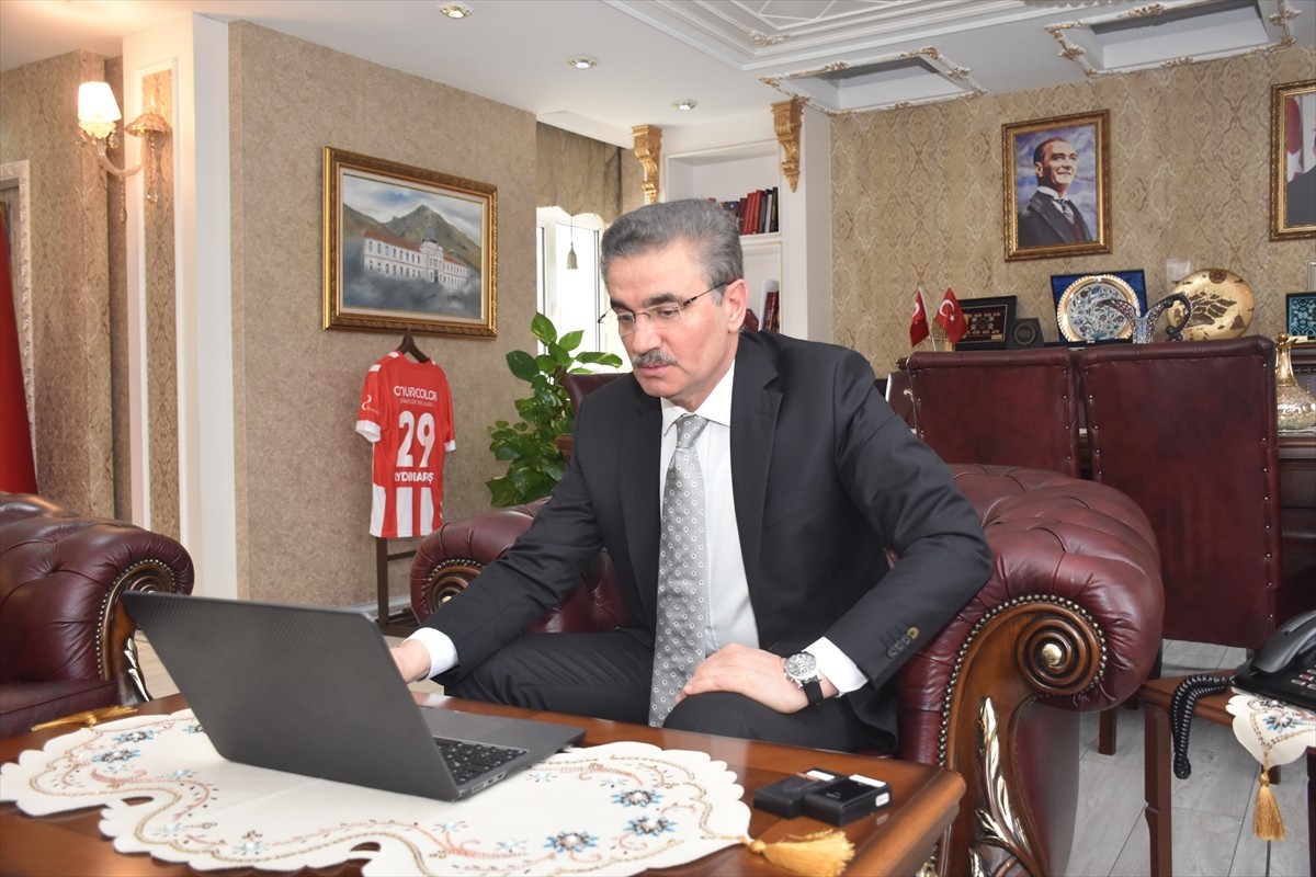  Gümüşhane Valisi Aydın Baruş, Anadolu Ajansının (AA) gözünden 2024'e damga vuran olaylara ve...