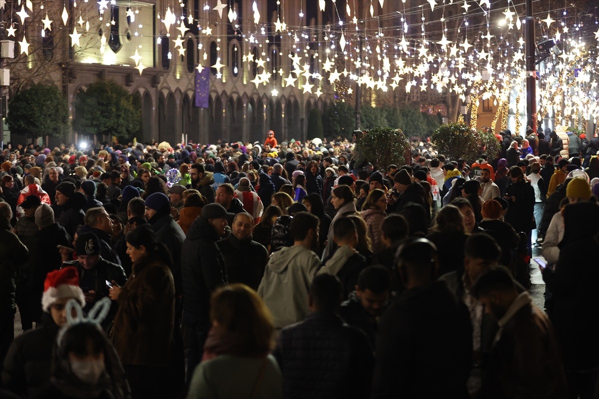 Gürcistan Başbakanı İrakli Kobakhidze'nin, ülkesinin AB'ye katılım müzakerelerin başlatılması...