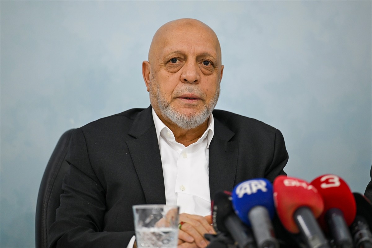 Hak İşçi Sendikaları Konfederasyonu (HAK-İŞ) Genel Başkanı Mahmut Arslan, 10 Ocak Çalışan...