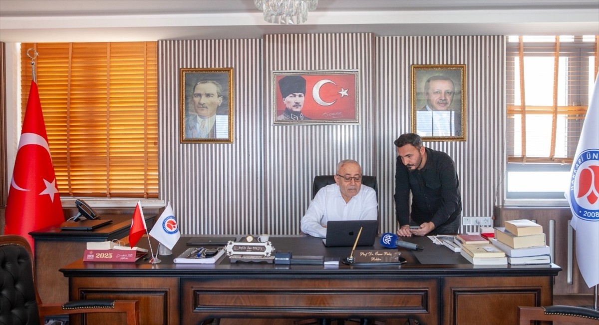 Hakkari Üniversitesi Rektörü Prof. Dr. Ömer Pakiş, Anadolu Ajansının (AA) gözünden 2024'e damga...