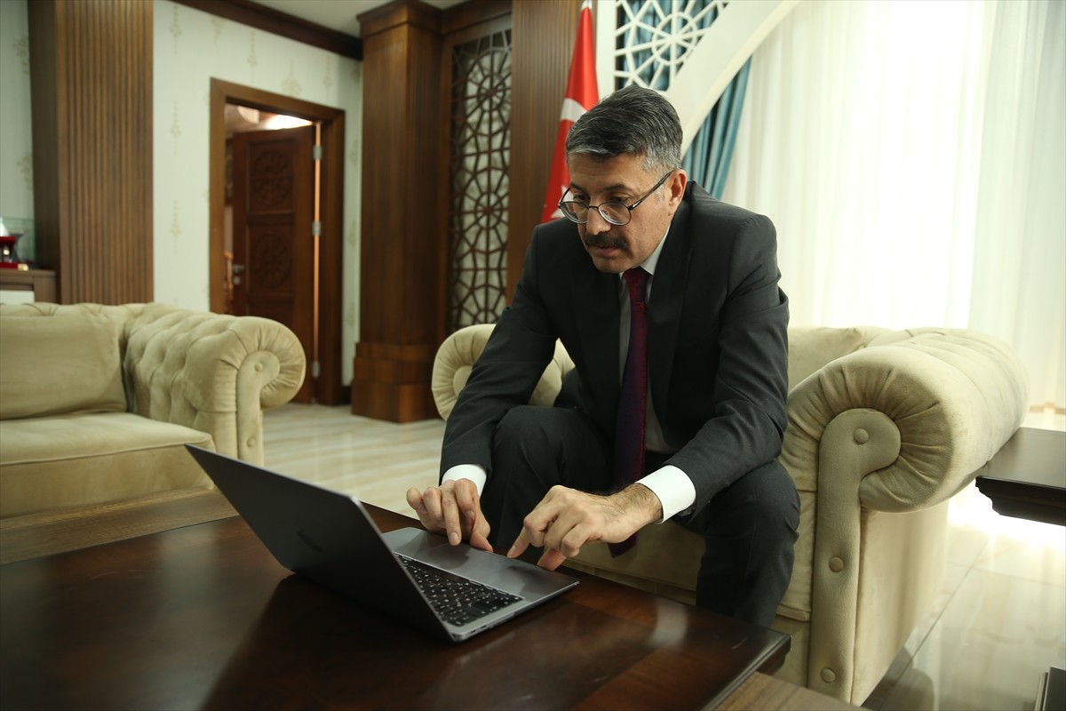 Hakkari Valisi ve Belediye Başkan Vekili Ali Çelik, Anadolu Ajansının (AA) gözünden 2024'e damga...