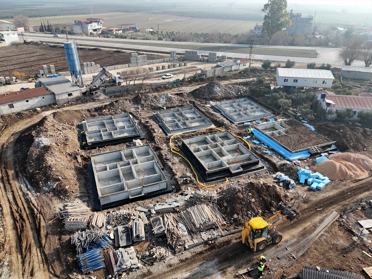 Hatay'da Köyler ve Kırsal Dönüşüm Hamlesi Projesi'nde, 28 sosyal konutun temel atma çalışmalarına...