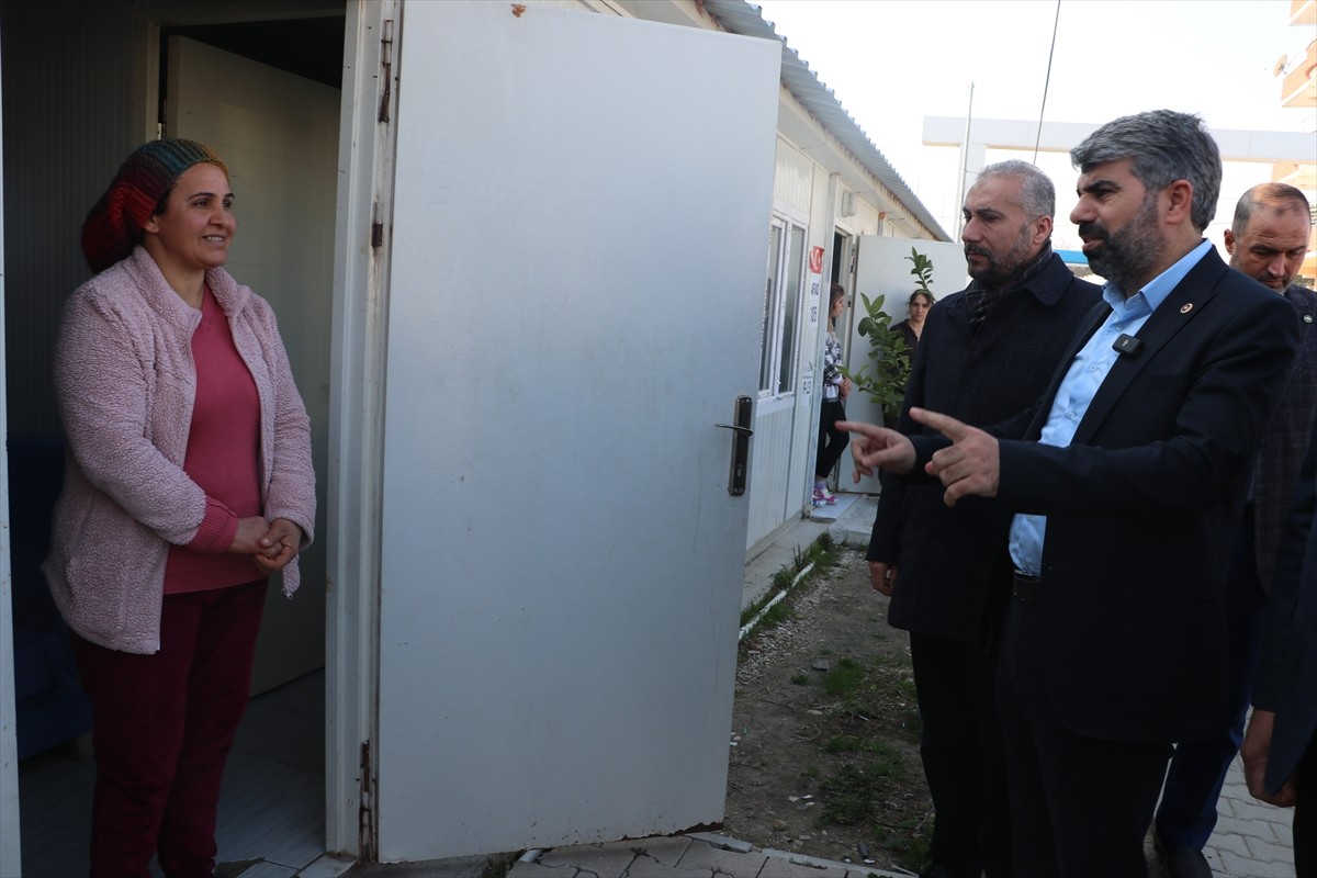 Hür Dava Partisi (HÜDA PAR) Deprem Bölgesi Araştırma Komisyonu heyeti, Kahramanmaraş merkezli 6...