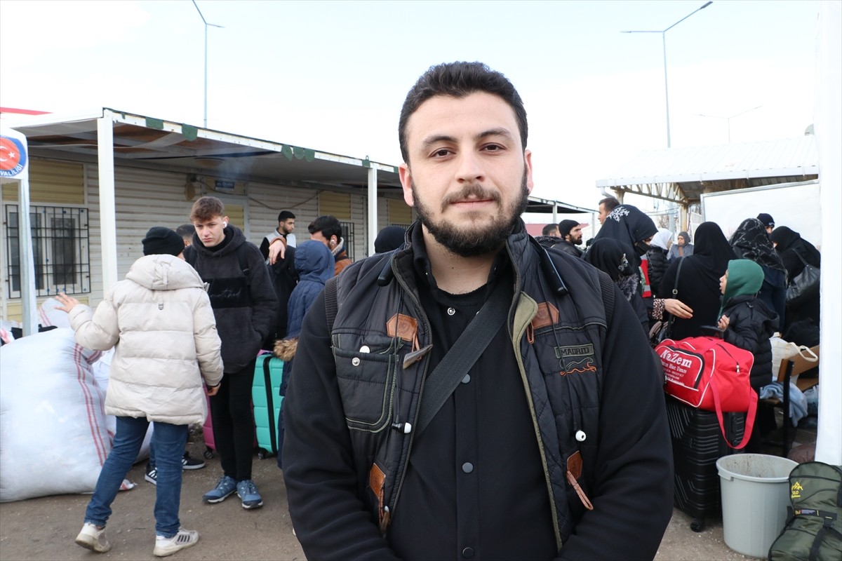 İç savaş nedeniyle Türkiye'ye sığınan Suriyelilerin 61 yıllık Baas rejiminin devrilmesi sonrasında...