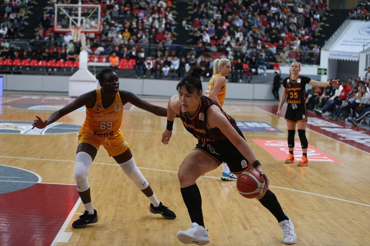 ING Kadınlar Basketbol Süper Ligi'nin 17. haftasında Melikgazi Kayseri Basketbol ile Galatasaray...