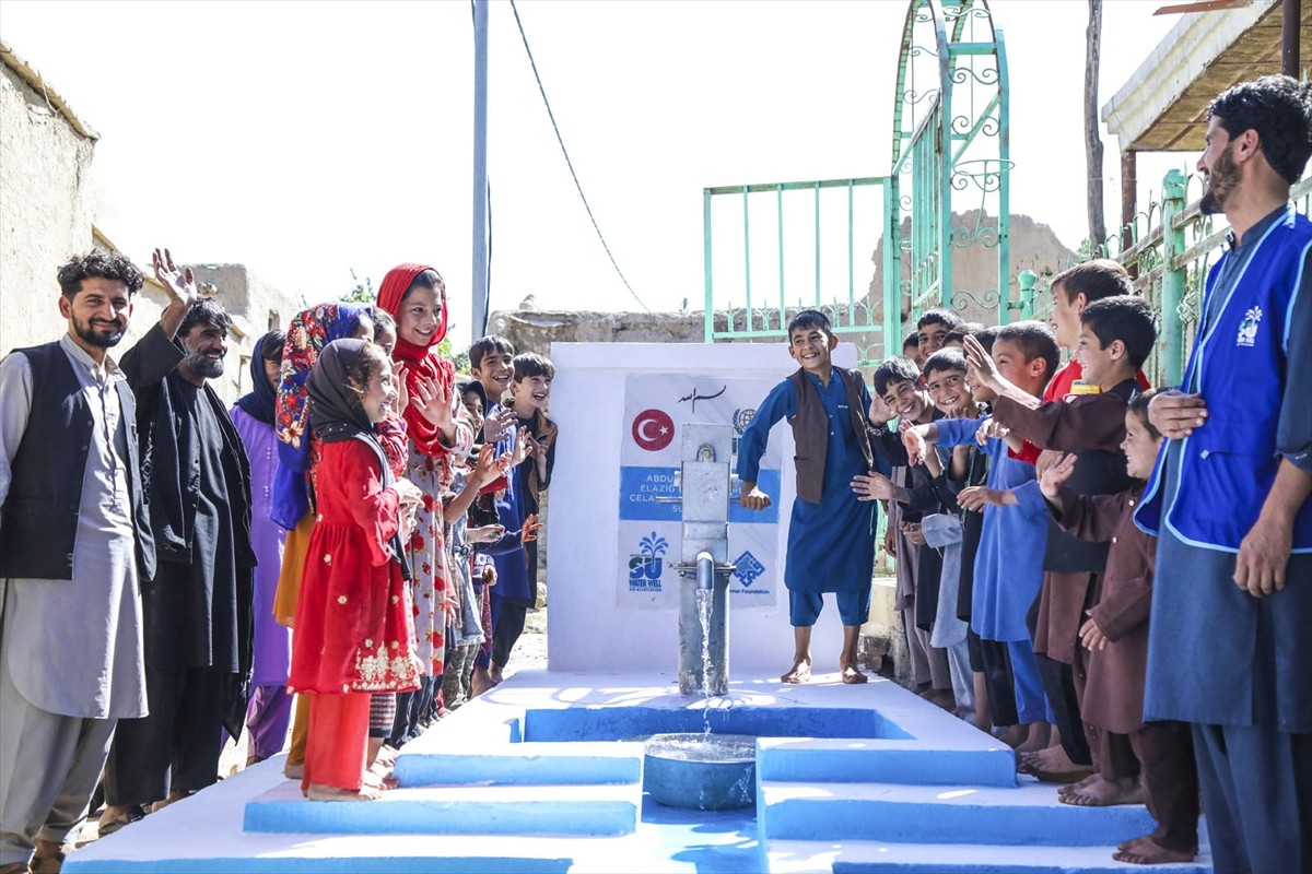 İnsan Hak ve Hürriyetleri (İHH) İnsani Yardım Vakfı, 2024 yılında 15 ülkede 1185 su kuyusunu...