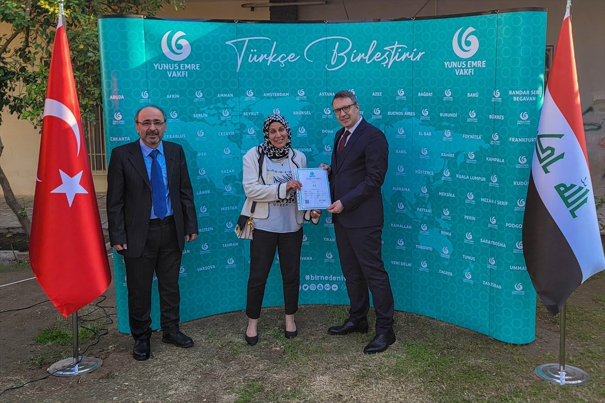 Irak'ın başkenti Bağdat'taki Yunus Emre Türk Kültür Merkezi tarafından düzenlenen Türkçe dil...
