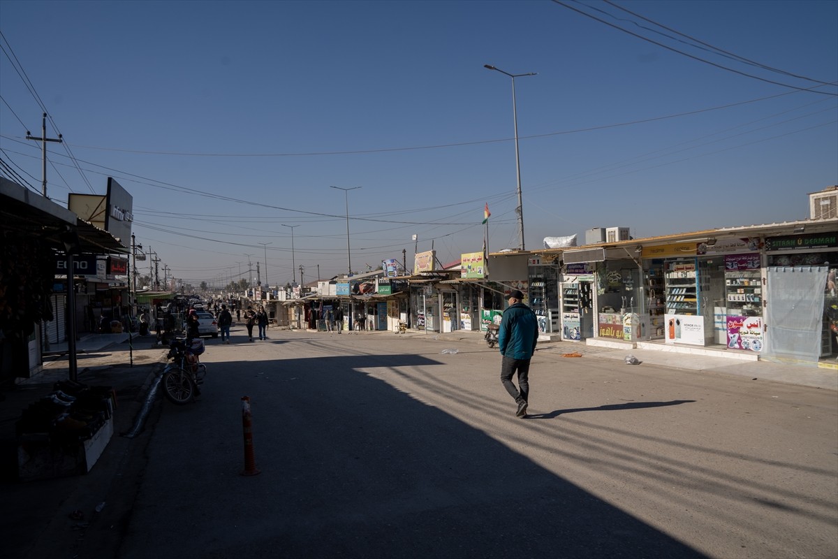 Irak'ın Duhok kentindeki Domiz Kampı'nda kalan Suriyeli sığınmacılar, 61 yıllık Baas rejiminin...