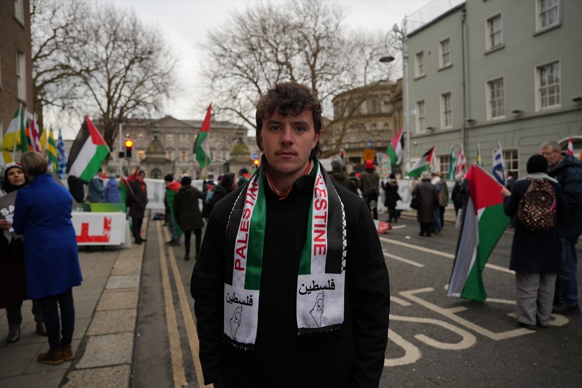 İrlanda'nın başkenti Dublin'de "İşgal Altındaki Topraklar Yasa Tasarısı"nın yürürlüğe girmesi...