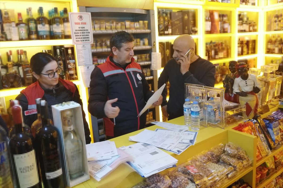 İstanbul'da sahte alkollü içkiden kaynaklı ölümlerin artması nedeniyle 16 ilçede denetim...