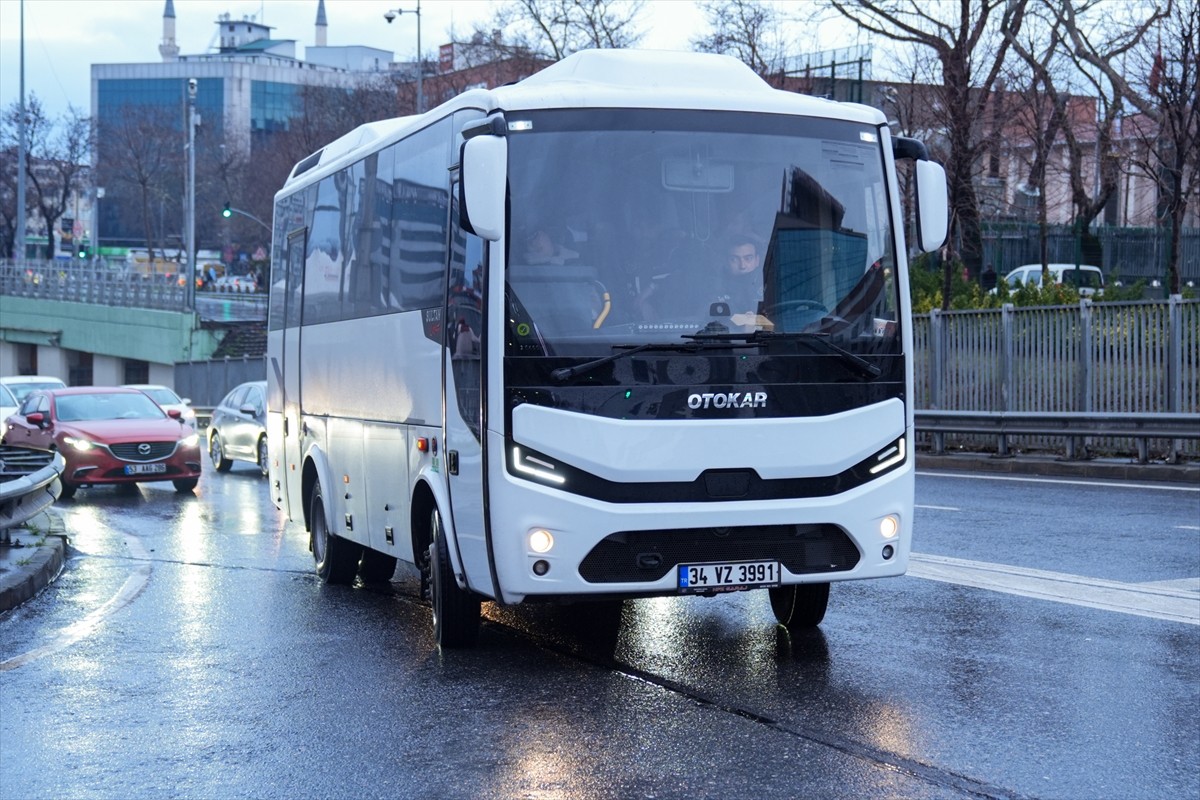 İstanbul'da suç örgütüne yönelik yürütülen soruşturma kapsamında gözaltına alınan, aralarında...