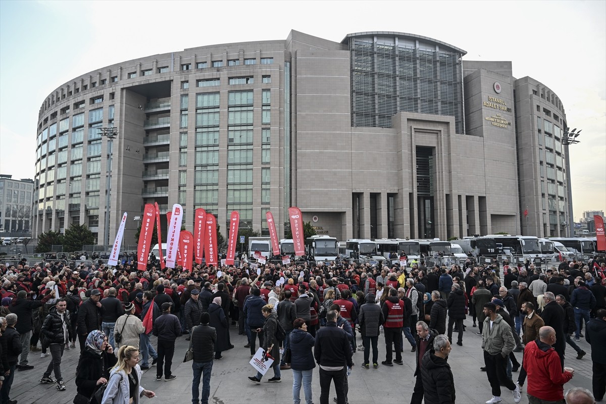 İstanbul Büyükşehir Belediye Başkanı (İBB) Ekrem İmamoğlu'nun, hakkında başlatılan iki ayrı...
