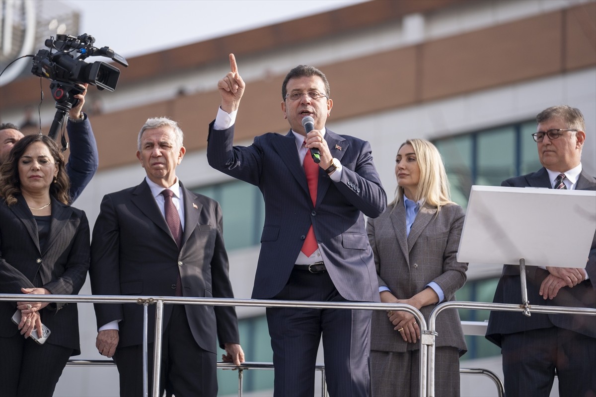 İstanbul Büyükşehir Belediye (İBB) Başkanı Ekrem İmamoğlu, Çağlayan'daki İstanbul Adliyesi'nin...