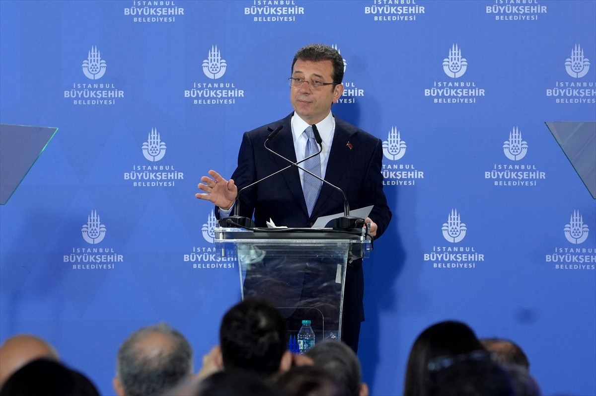 İstanbul Büyükşehir Belediye (İBB) Başkanı Ekrem İmamoğlu, İBB'nin Saraçhane'deki ana hizmet...