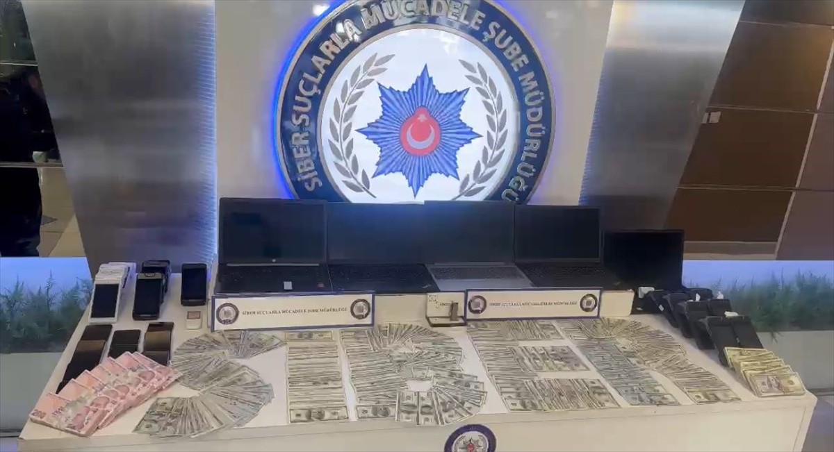 İstanbul merkezli 11 ilde düzenlenen ve 54 şüphelinin gözaltına alındığı eş zamanlı yasa dışı...