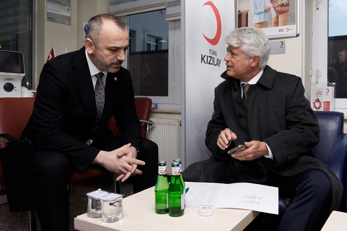 İsviçre'nin Ankara Büyükelçisi Guillaume Bertrand Scheurer (solda) ve eşi ile büyükelçilik...